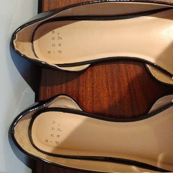 A New Day women's patent ballet flats. EUC. Size 9. - Picture 8 of 10